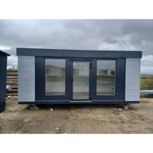Verkaufscontainer 3×6 m Open Space, 100 mm EPS-Dämmung, Tageslicht, 230 V-Anschluss