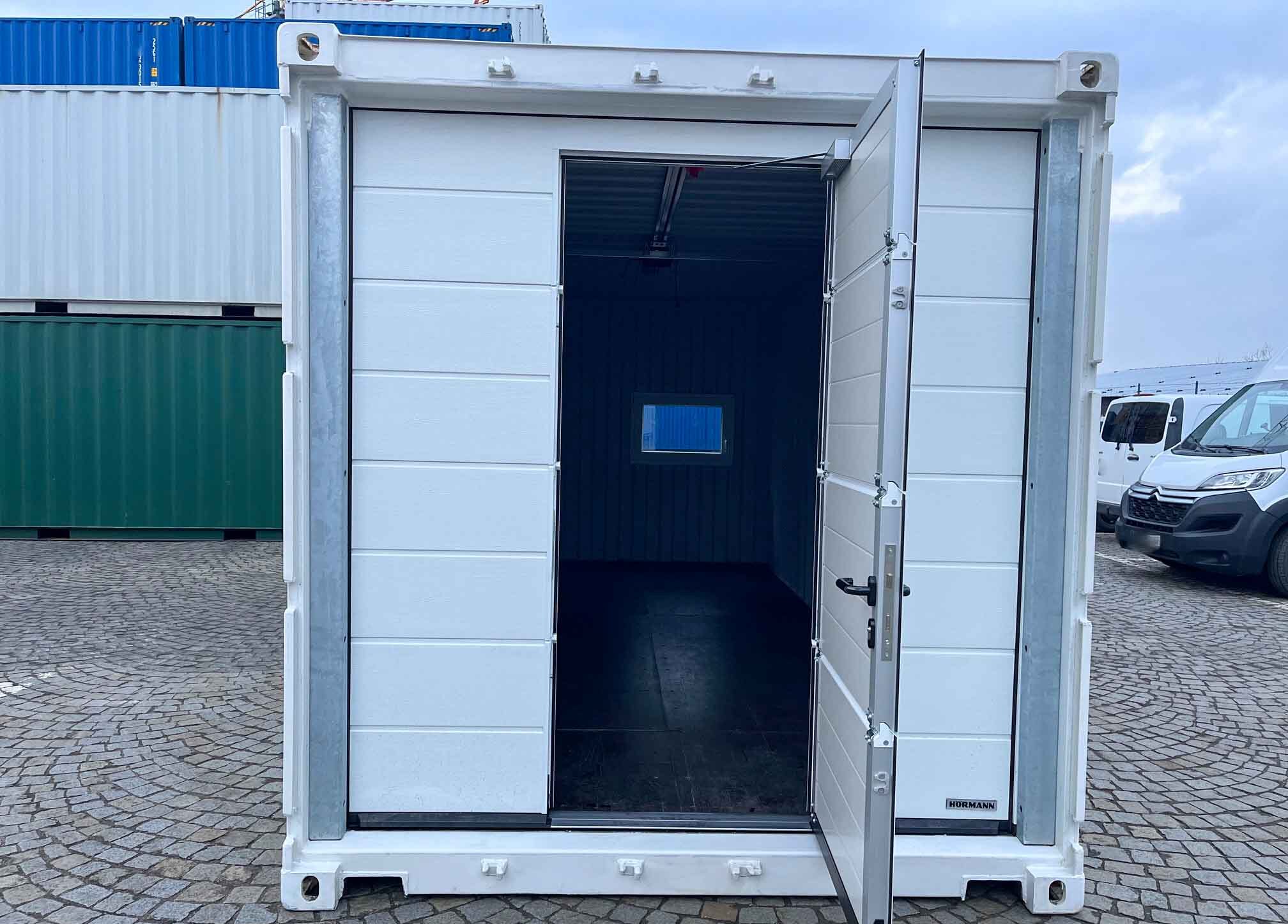 Hörmann LPU 42 Sektionaltor 2140 × 2250 mm mit Schlupftür und ProMatic Elektroantrieb – Garagentor RAL 9010